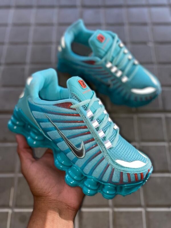 Tênis Nike Shox 12 Molas Feminino - Image 2